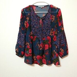 Daniel Rainn blouse ,Floral design, size Small. Long pleated sleeves.